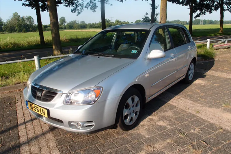 Kia Cerato (2005)