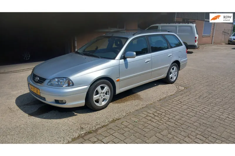 Toyota Avensis (2002)