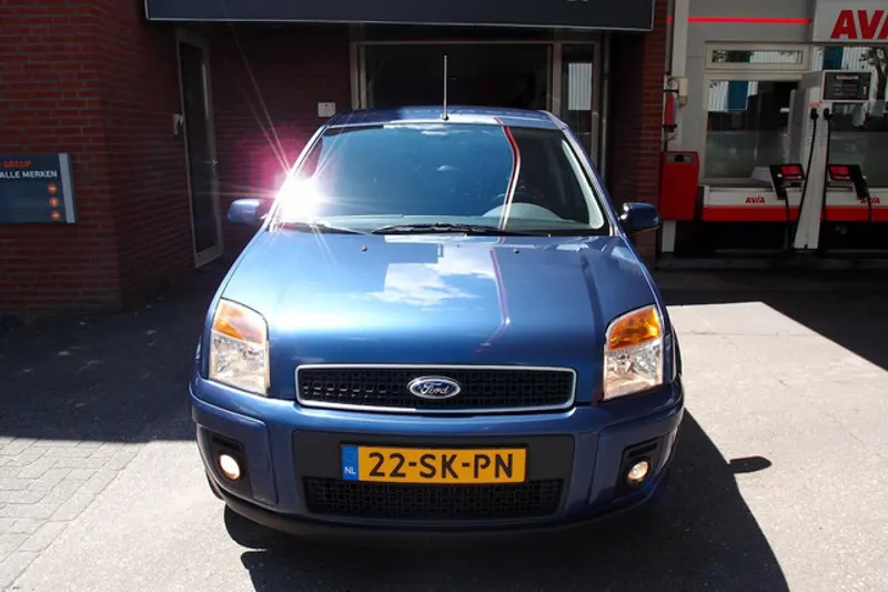Ford Fusion (2006)