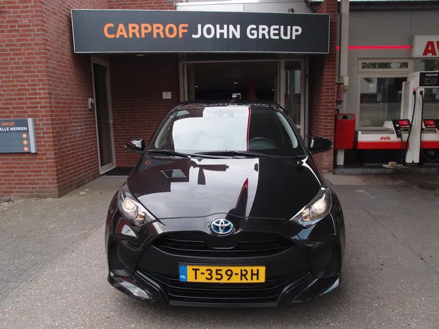Toyota Yaris (2023) — foto 1