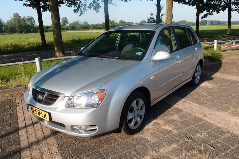 Kia Cerato (2005)