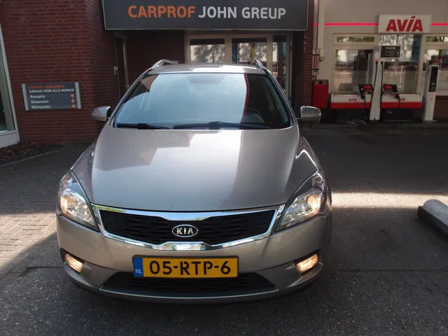 Kia Cee'd (2011) — foto 1