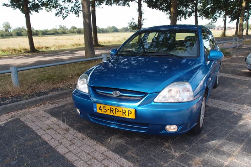 Kia Rio (2005)