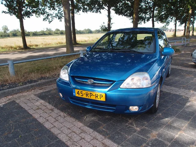 Kia Rio (2005) — foto 1