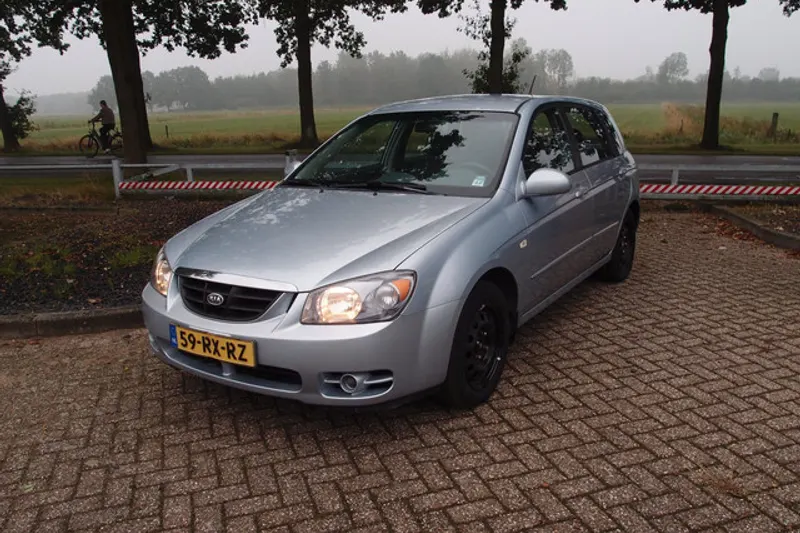 Kia Cerato (2005)