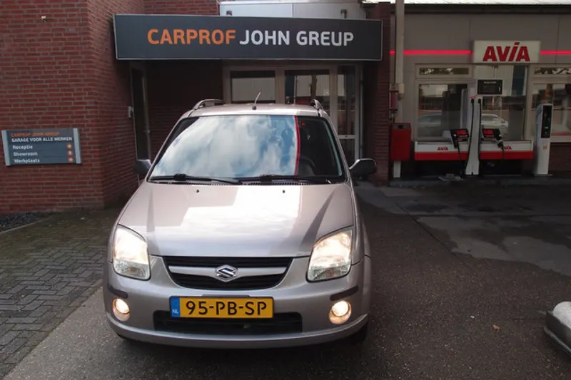 Suzuki Ignis (2004)