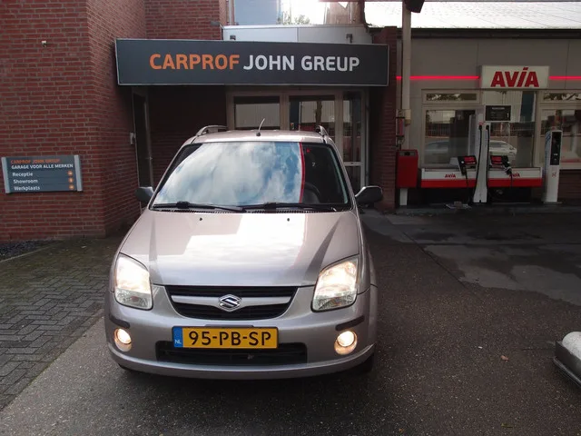 Suzuki Ignis (2004) — foto 1