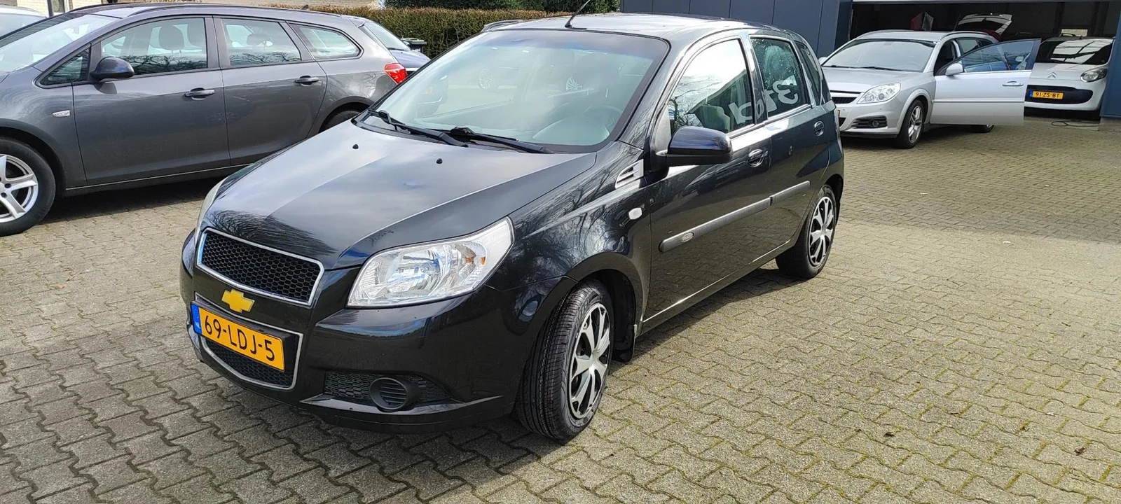 Chevrolet Aveo (2010) — foto 1