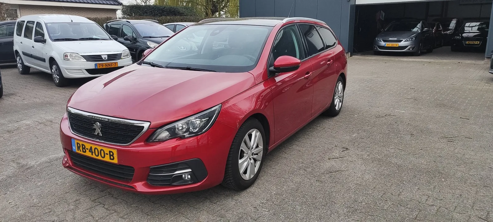 Peugeot 308 (2017) — foto 1