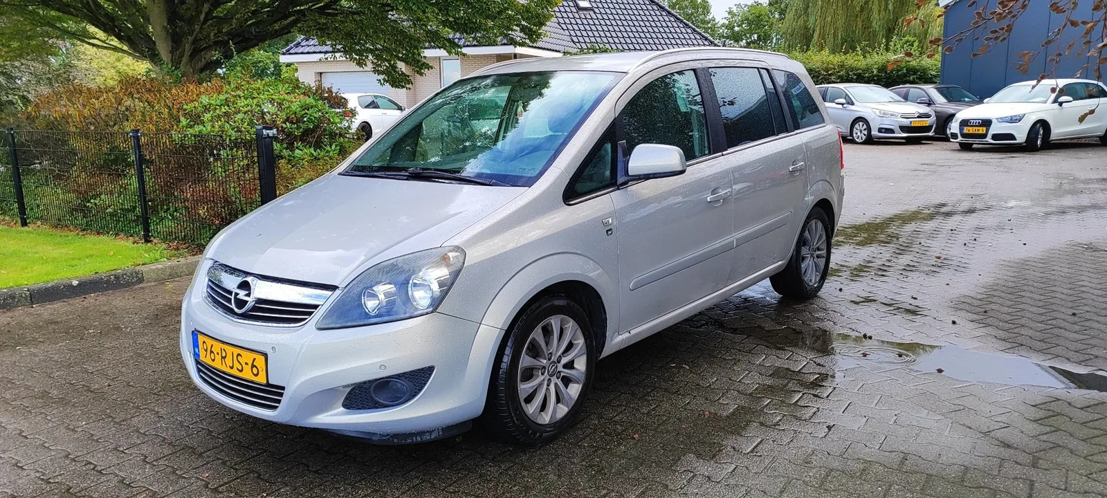 Opel Zafira (2011) — foto 1