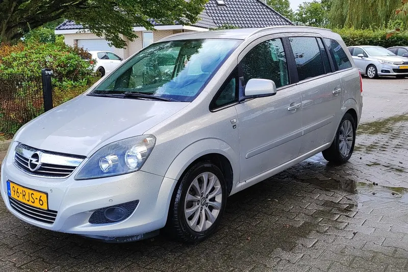 Opel Zafira (2011)