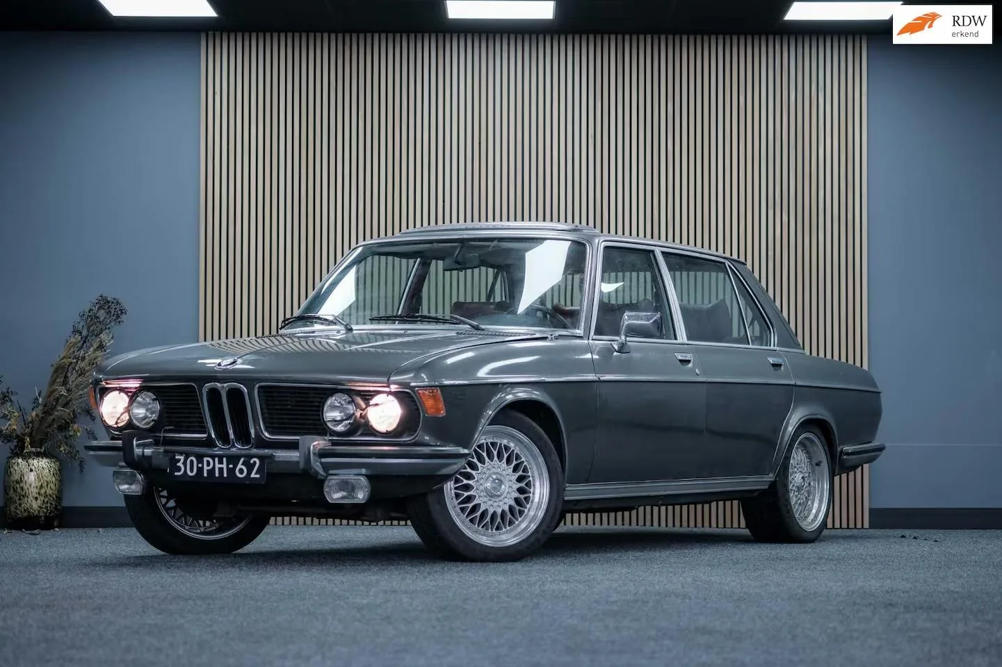 BMW 2.5 / (1977) — foto 1