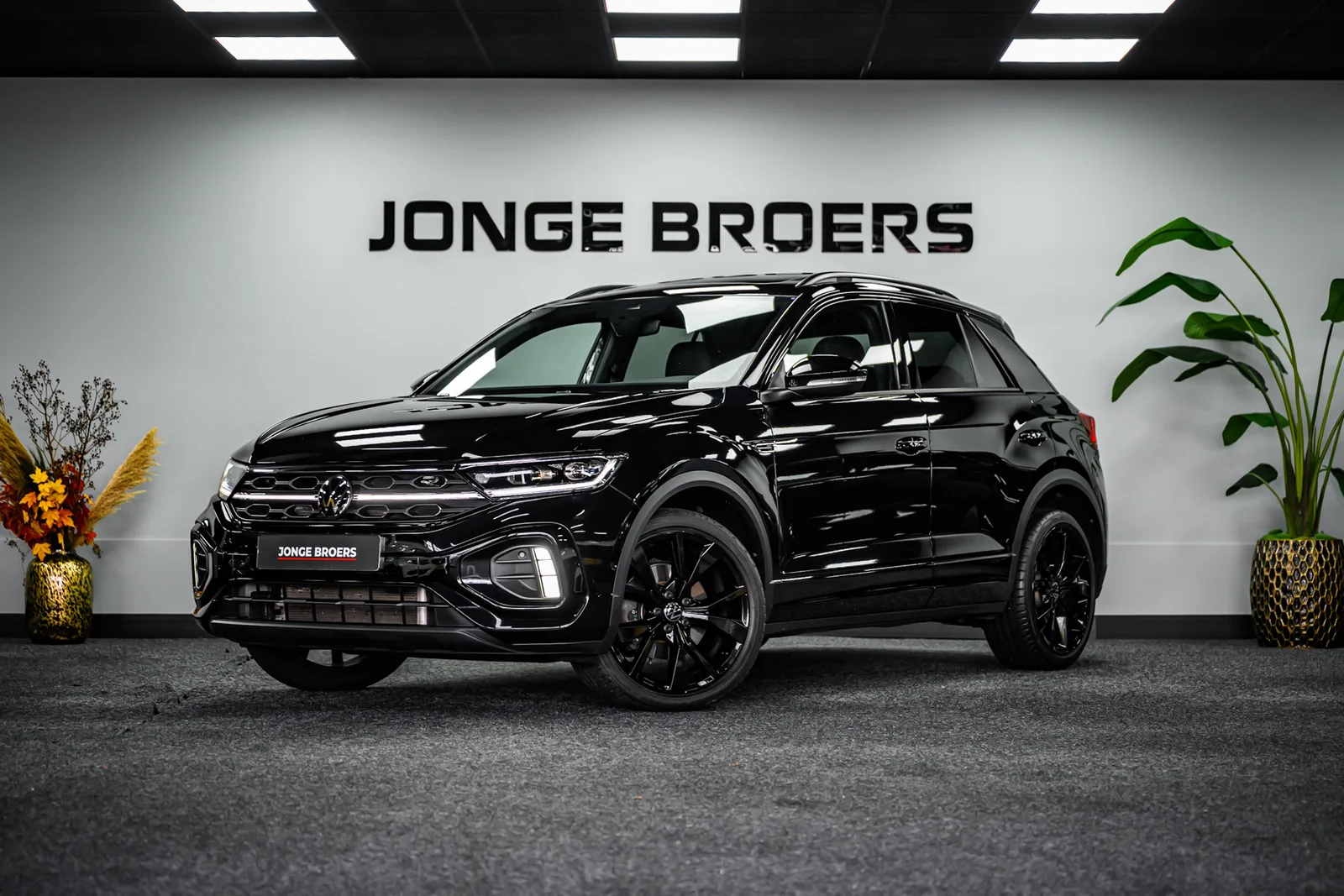 Volkswagen T-Roc (2023) — foto 1