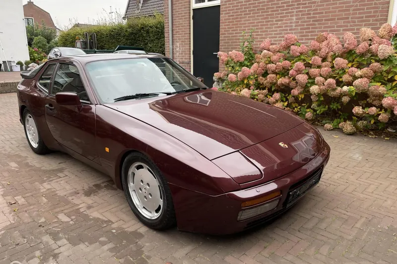 Porsche 944 (1987)