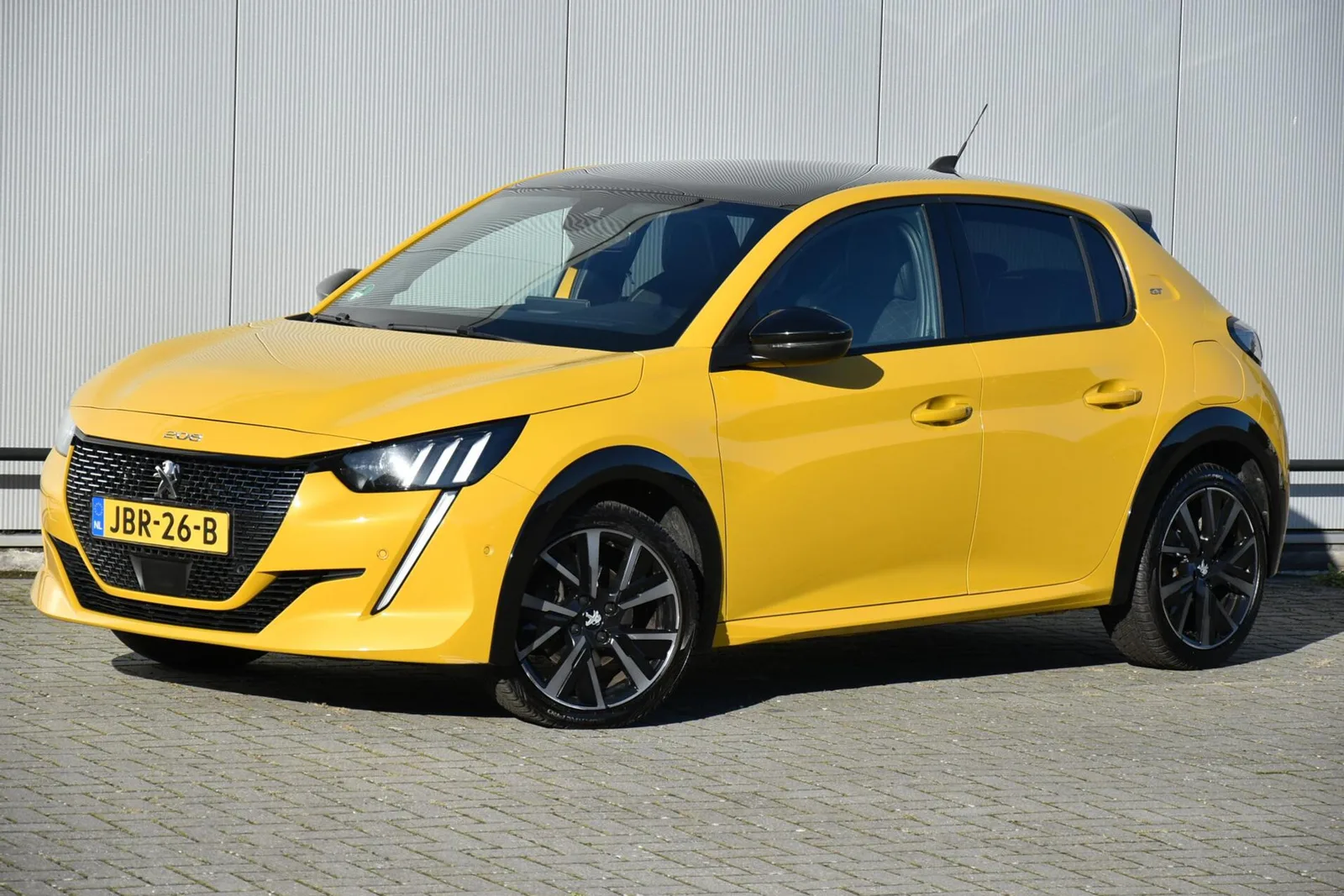 Peugeot 208 (2022) — foto 1