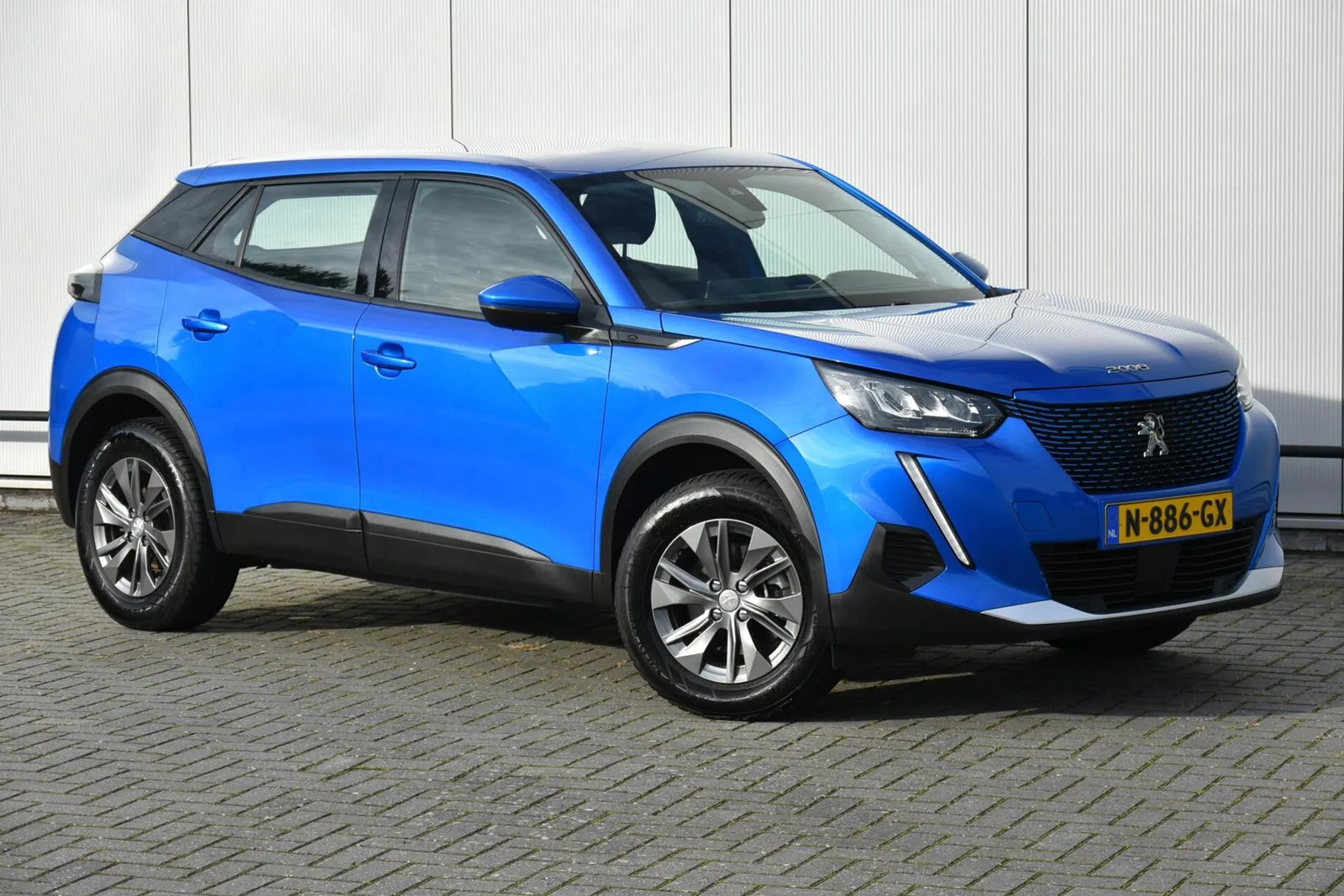 Peugeot e-2008 (2021) — foto 1