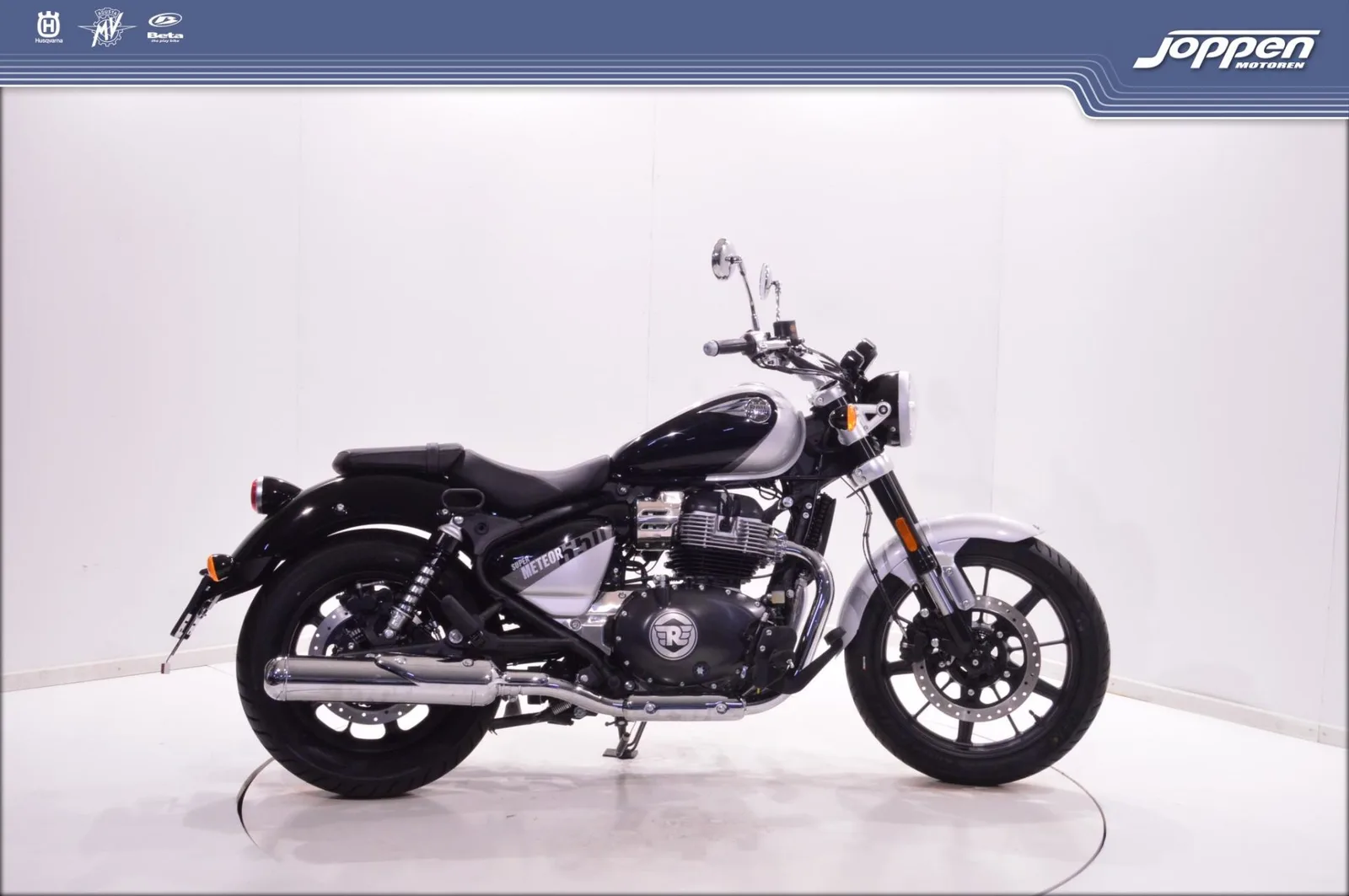 Royal Enfield Super Meteor 650 (2026) — foto 1