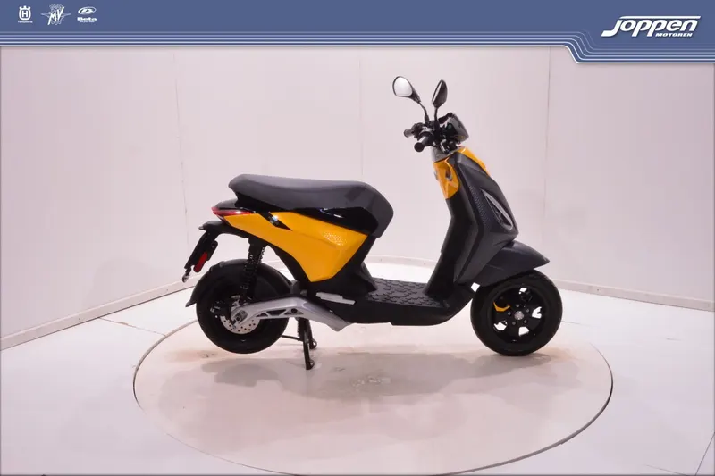 Piaggio 1 Active (2023)