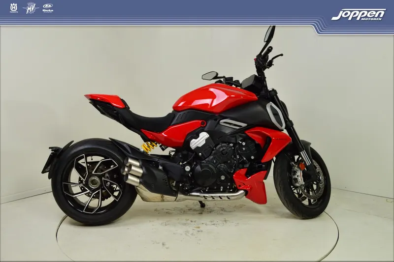 Ducati Diavel V4 (2026)