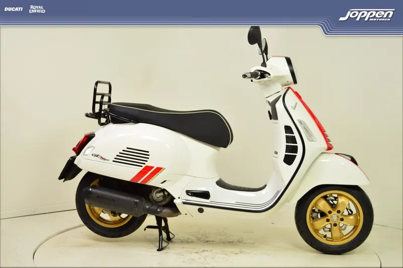 Vespa GTS 300 (2021)