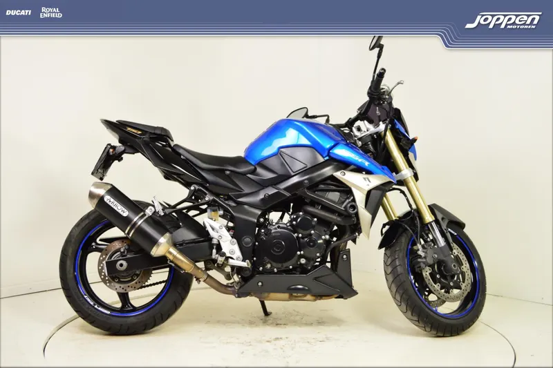Suzuki GSR750A (2012)