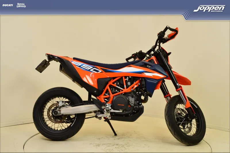 KTM 690 SMC (2024)