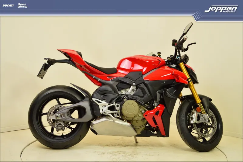Ducati Streetfighter V4S (2025)