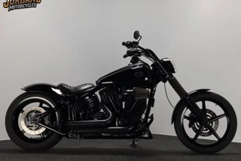 Harley-Davidson Rocker (2010)