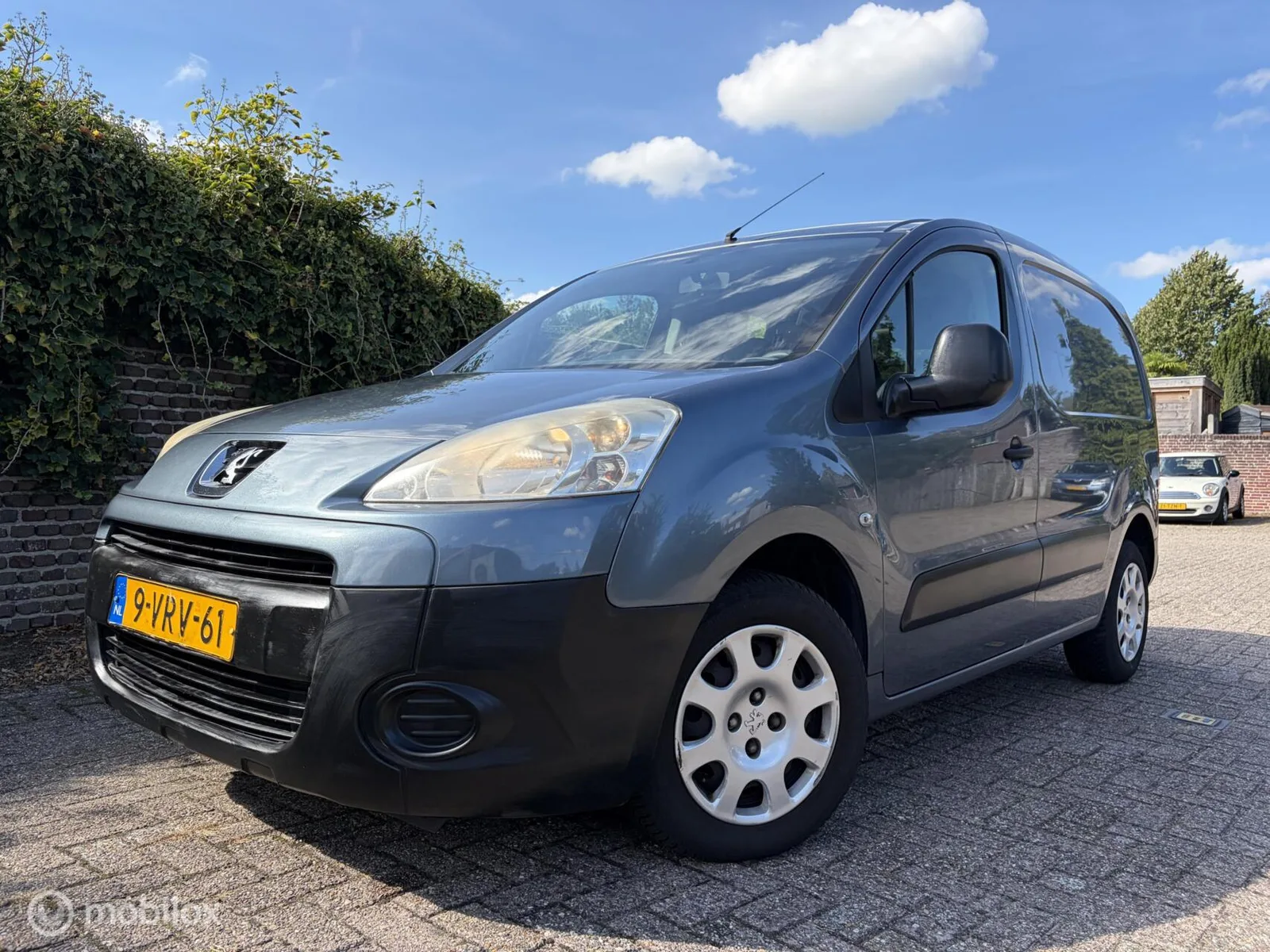 Peugeot Partner (2011) — foto 1