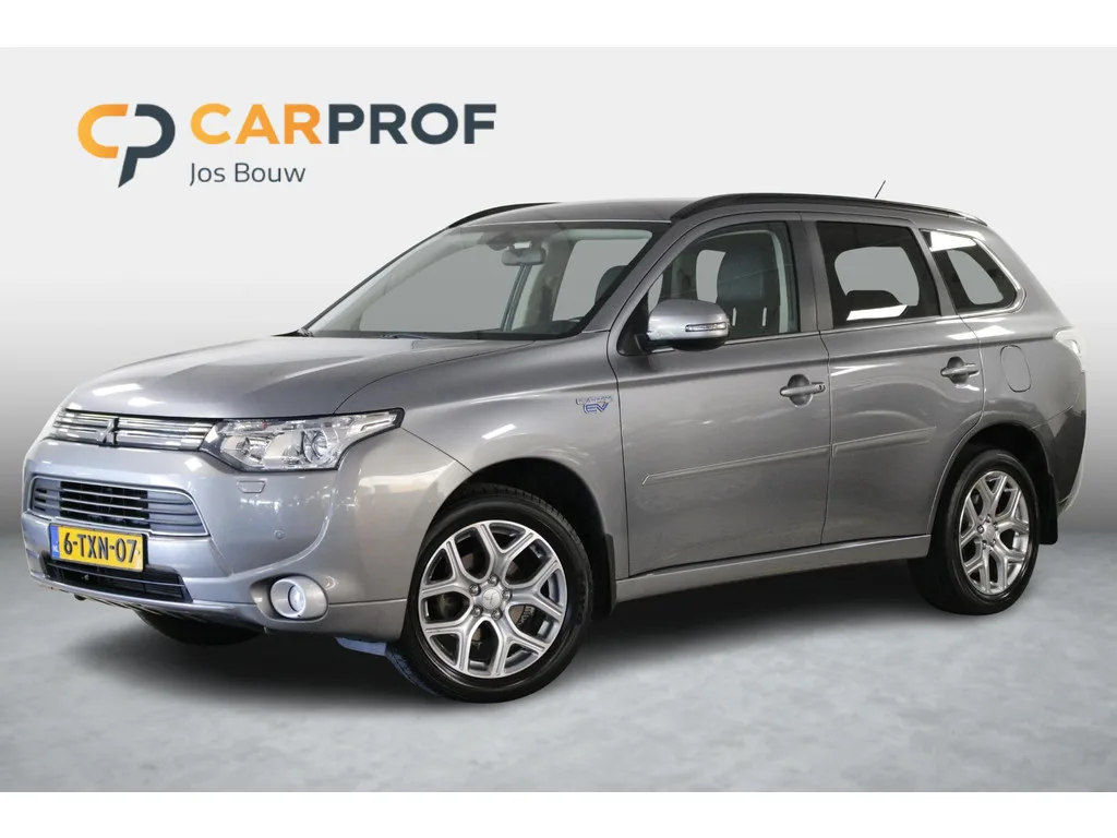 Mitsubishi Outlander (2014) — foto 1