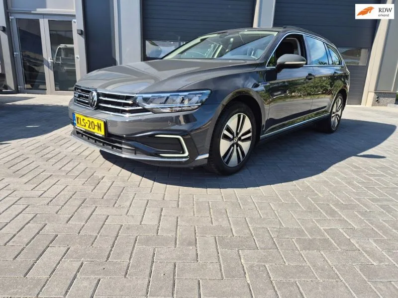 Volkswagen Passat (2020) — foto 1
