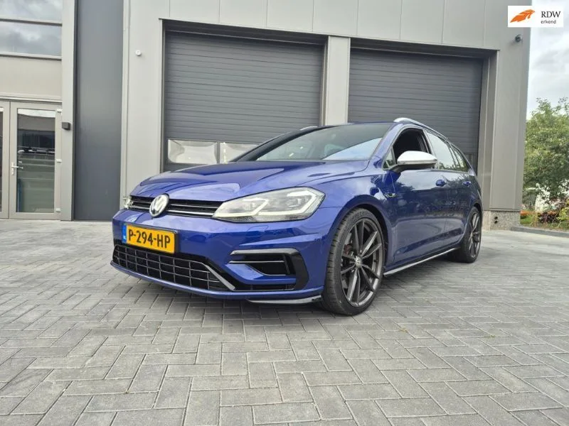 Volkswagen Golf (2020) — foto 1
