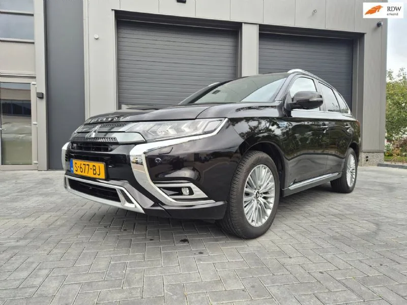Mitsubishi Outlander (2019) — foto 1