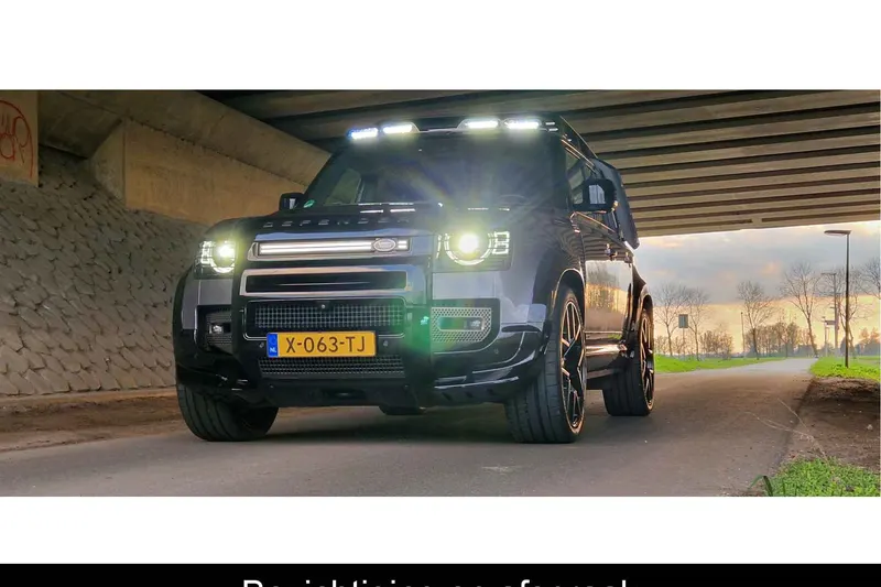 Land Rover Defender (2021)