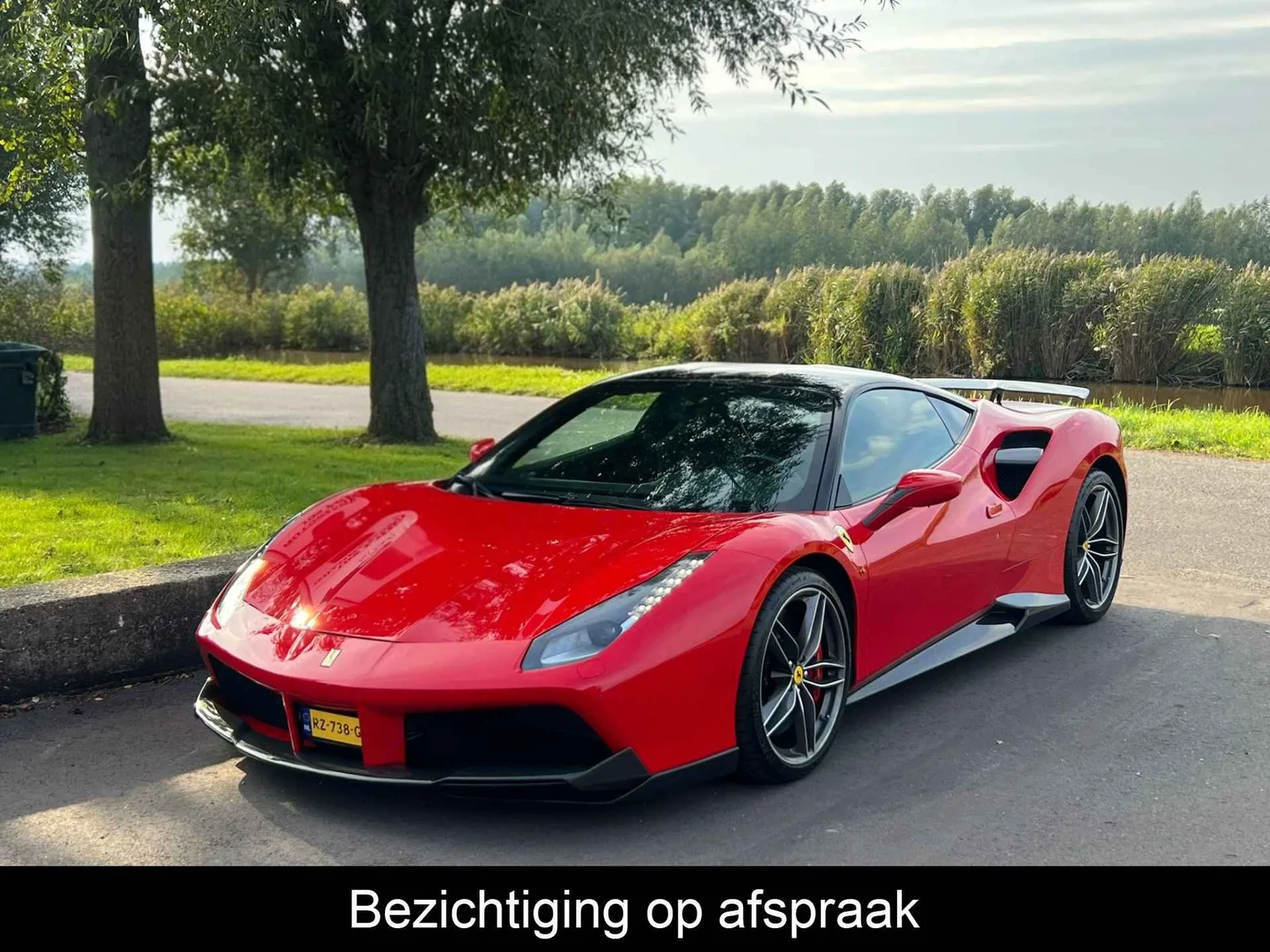 Ferrari 488 (2015) — foto 1