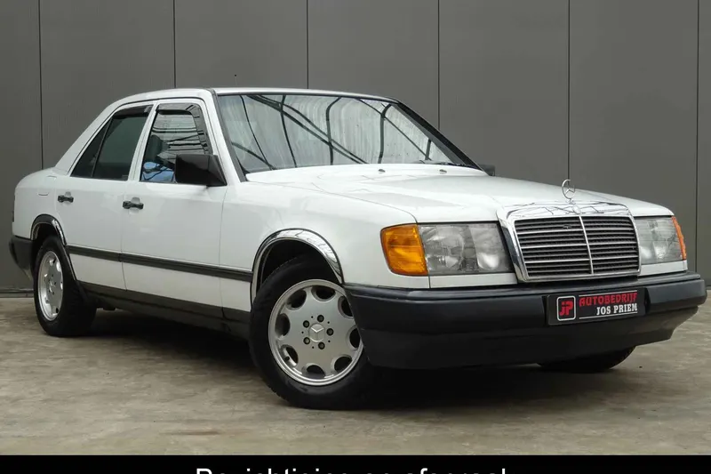 Mercedes-Benz 200-280 (1985)