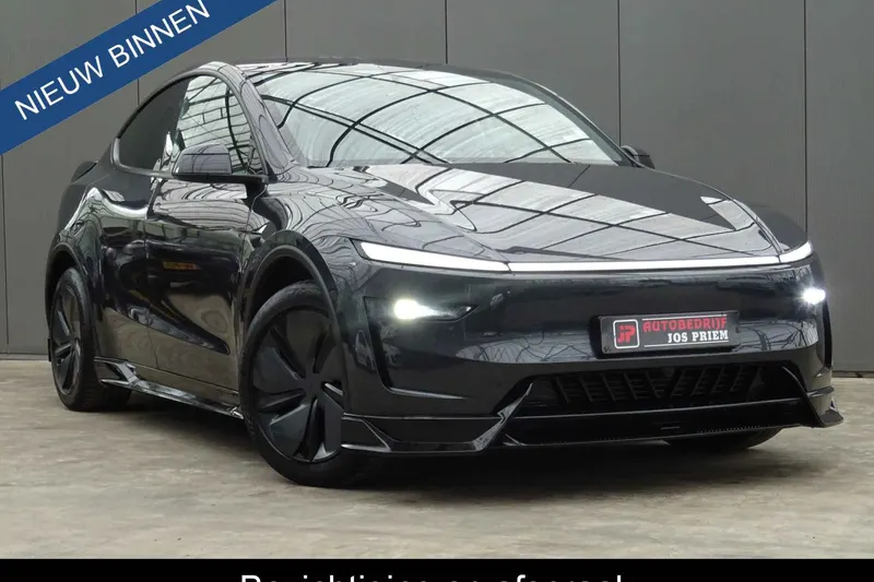 Tesla Model Y (2025)