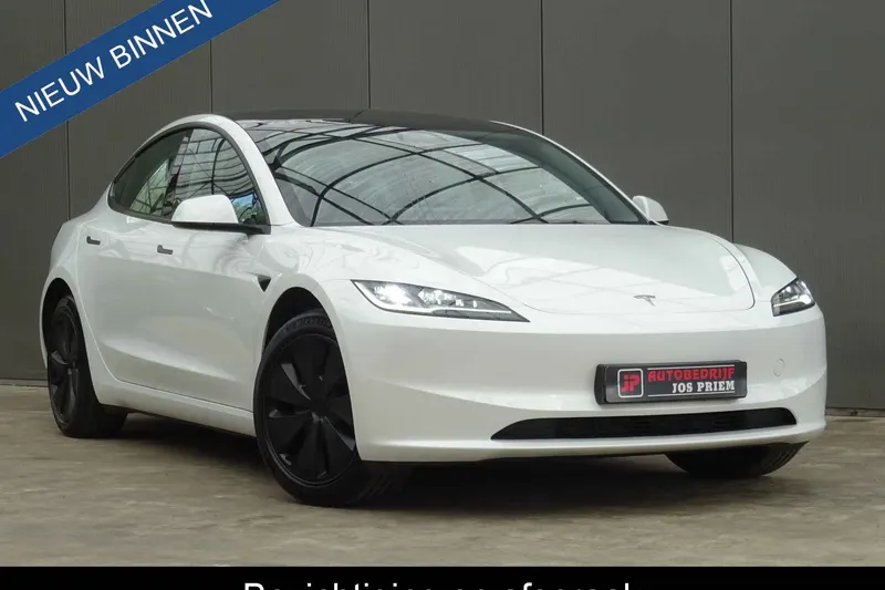 Tesla Model 3 (2025)