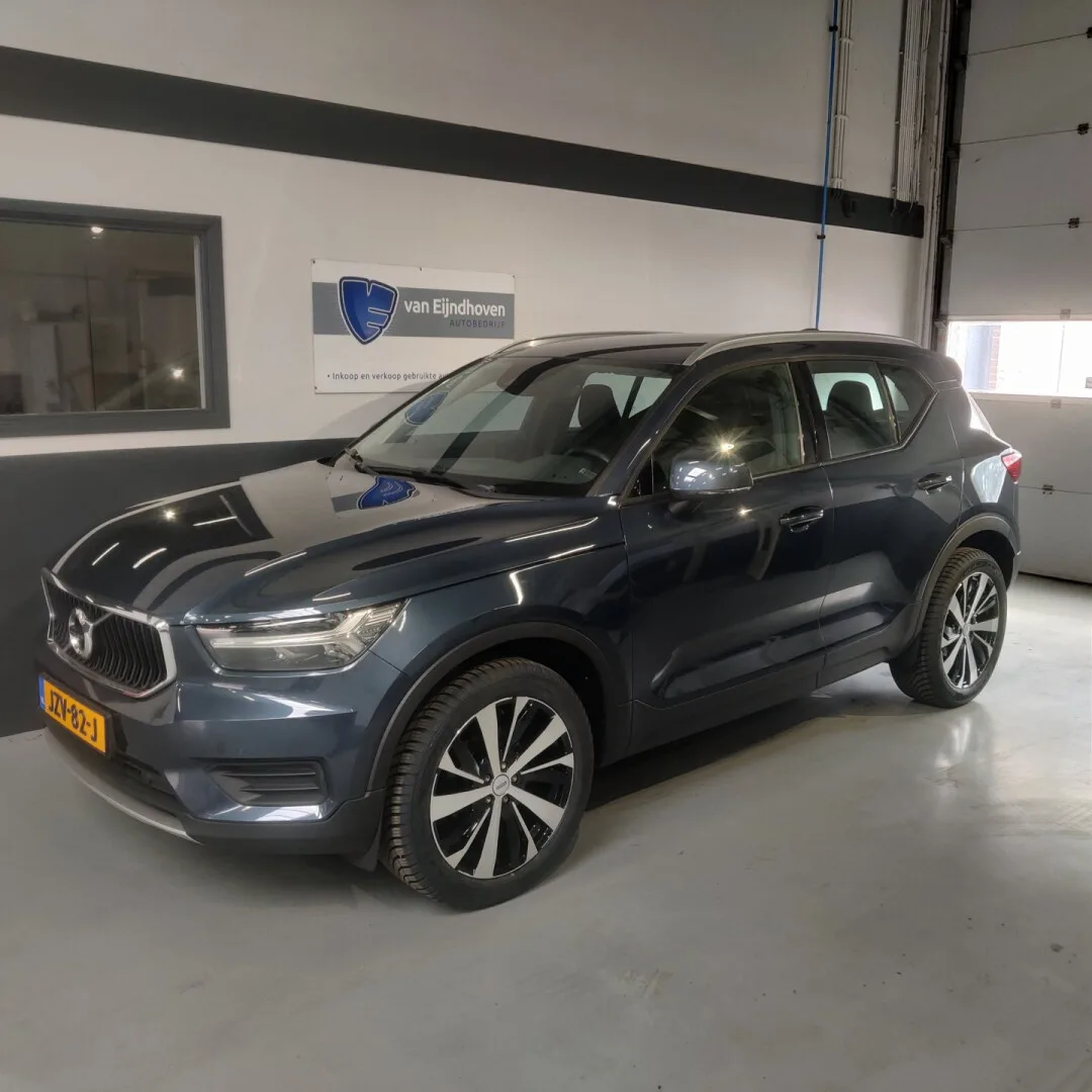 Volvo XC40 (2022) — foto 1