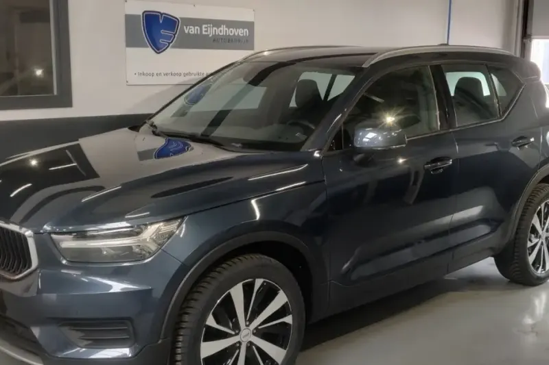 Volvo XC40 (2022)