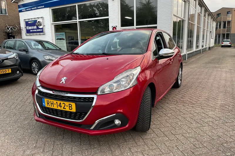 Peugeot 208 (2017)