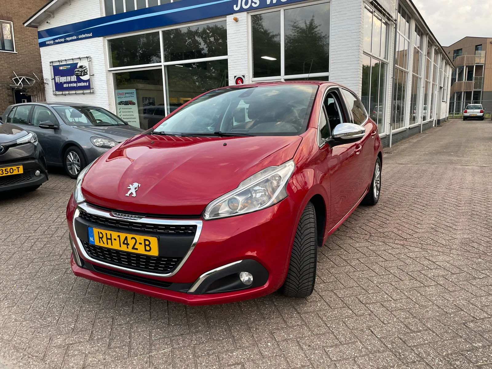 Peugeot 208 (2017) — foto 1