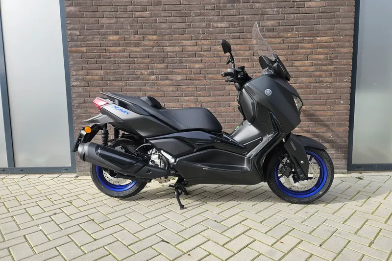 Yamaha X-MAX 300 (2025)