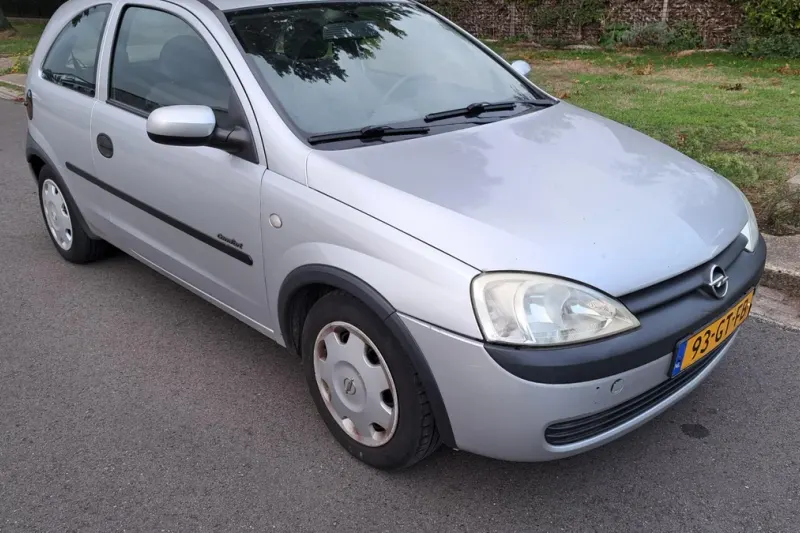 Opel Corsa (2001)
