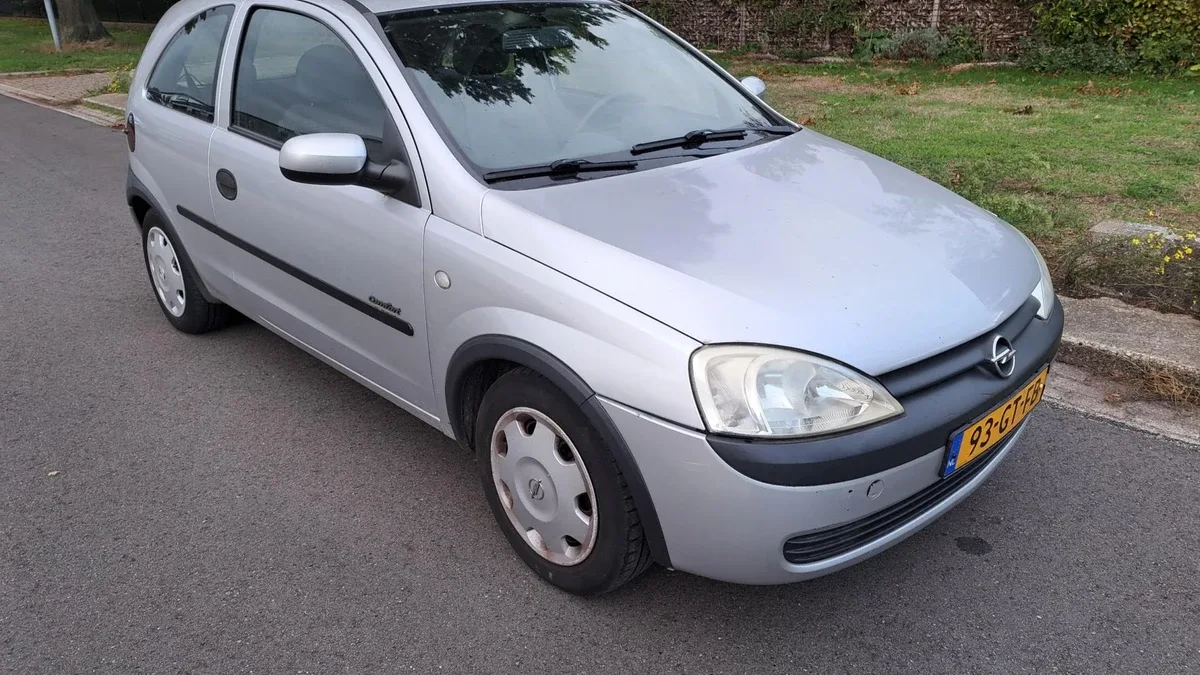 Opel Corsa (2001) — foto 1