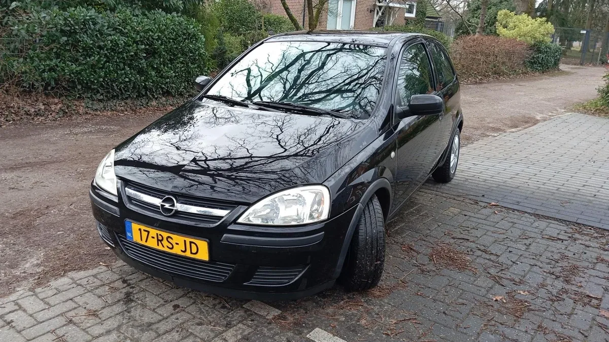 Opel Corsa (2005) — foto 1