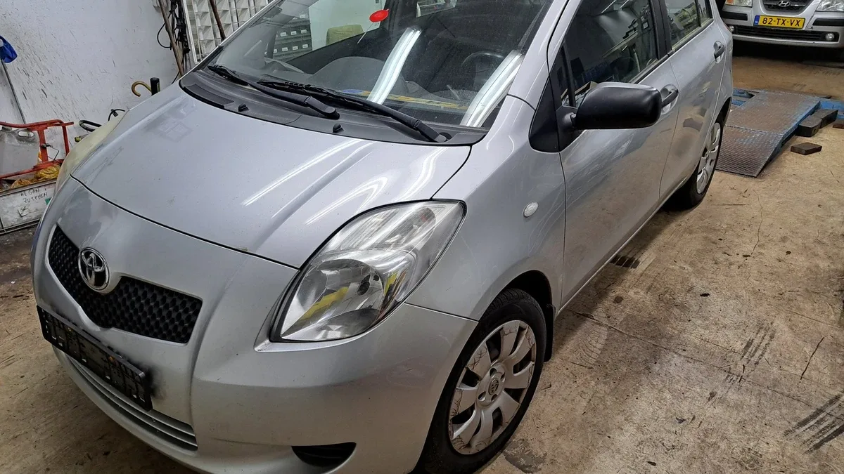 Toyota Yaris (2008) — foto 1
