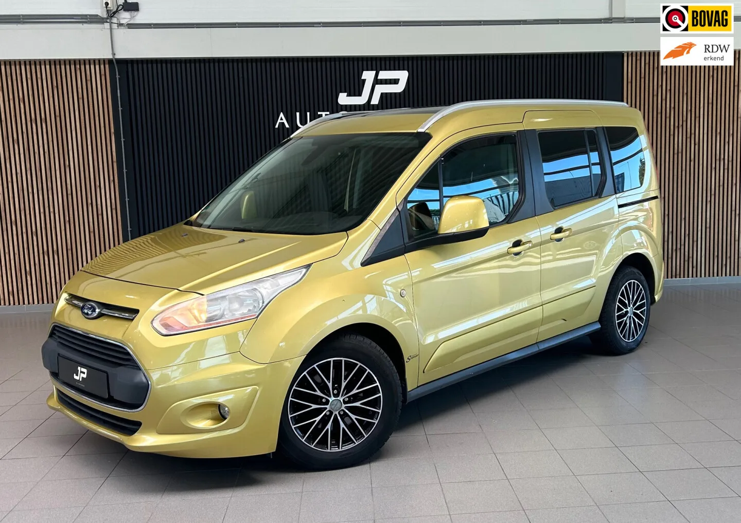 Ford Tourneo Connect (2015) — foto 1