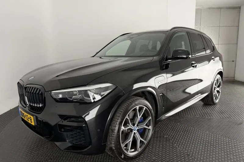 BMW X5 (2023)