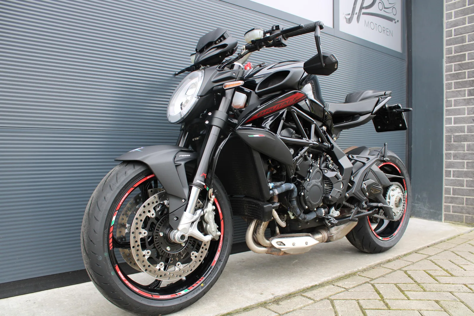 MV Agusta Brutale (2024) — foto 1